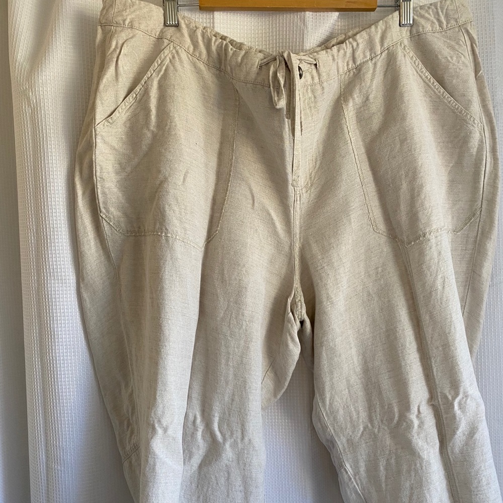 Linen pants that can be rolled up for Capri look.